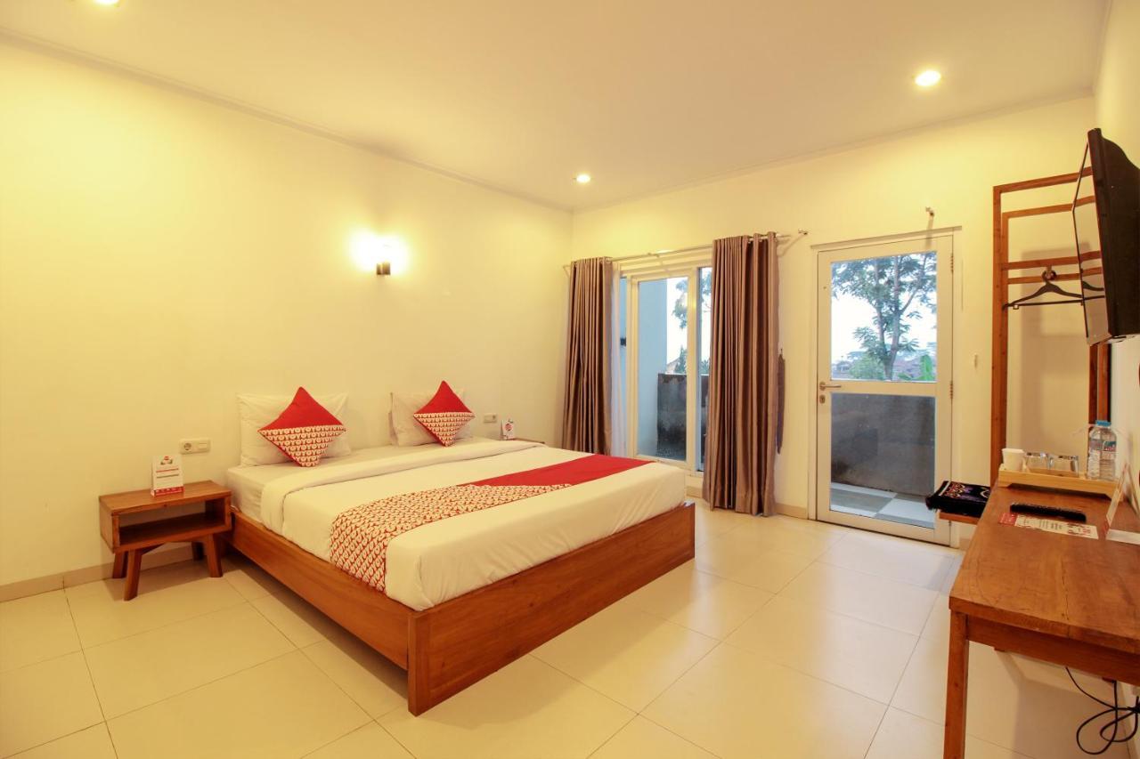 Oyo 396 Tibrae Residence Syariah Lembang Eksteriør billede